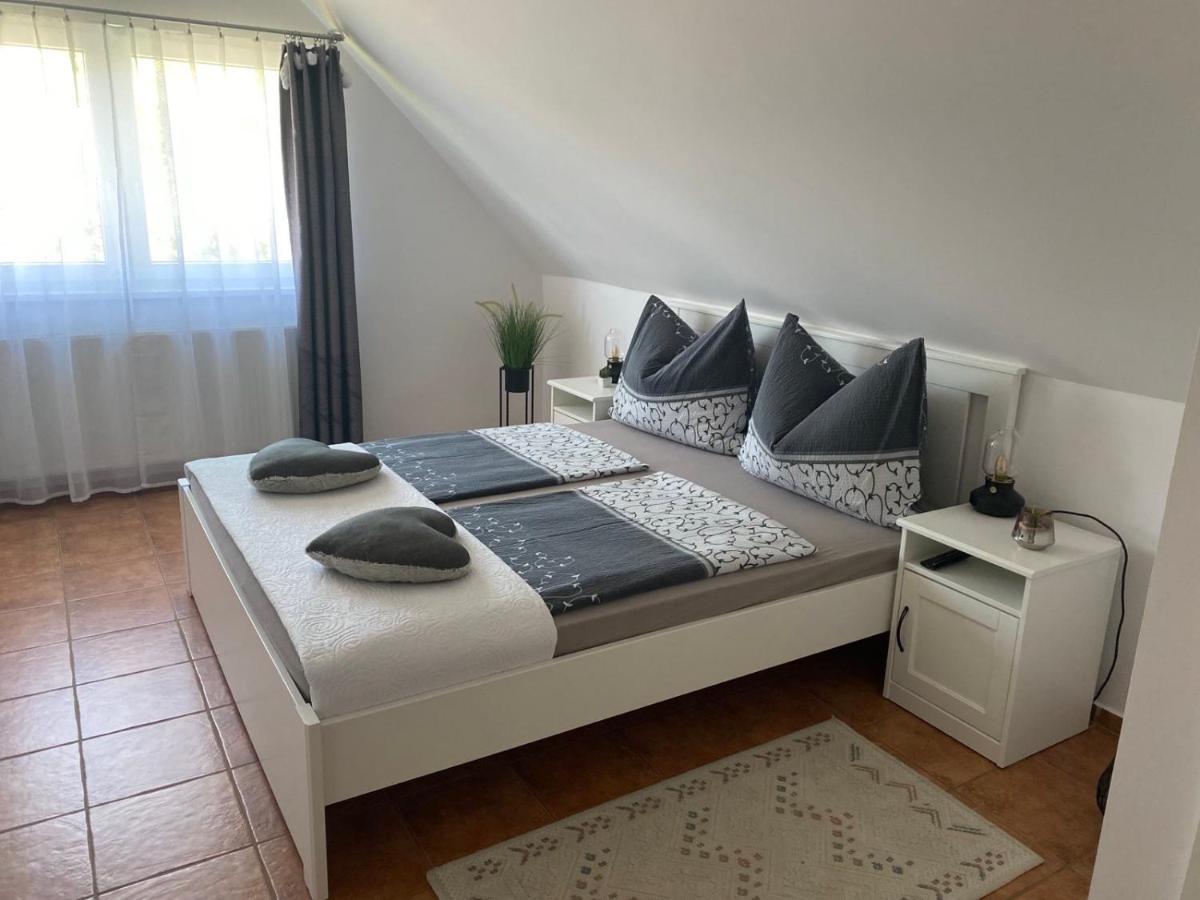 Munkacsy Apartmanok Balatonfenyves Exterior photo