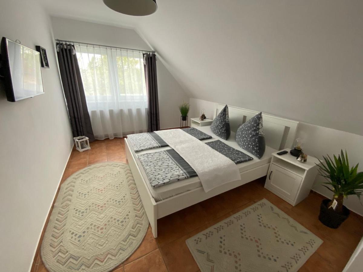 Munkacsy Apartmanok Balatonfenyves Exterior photo