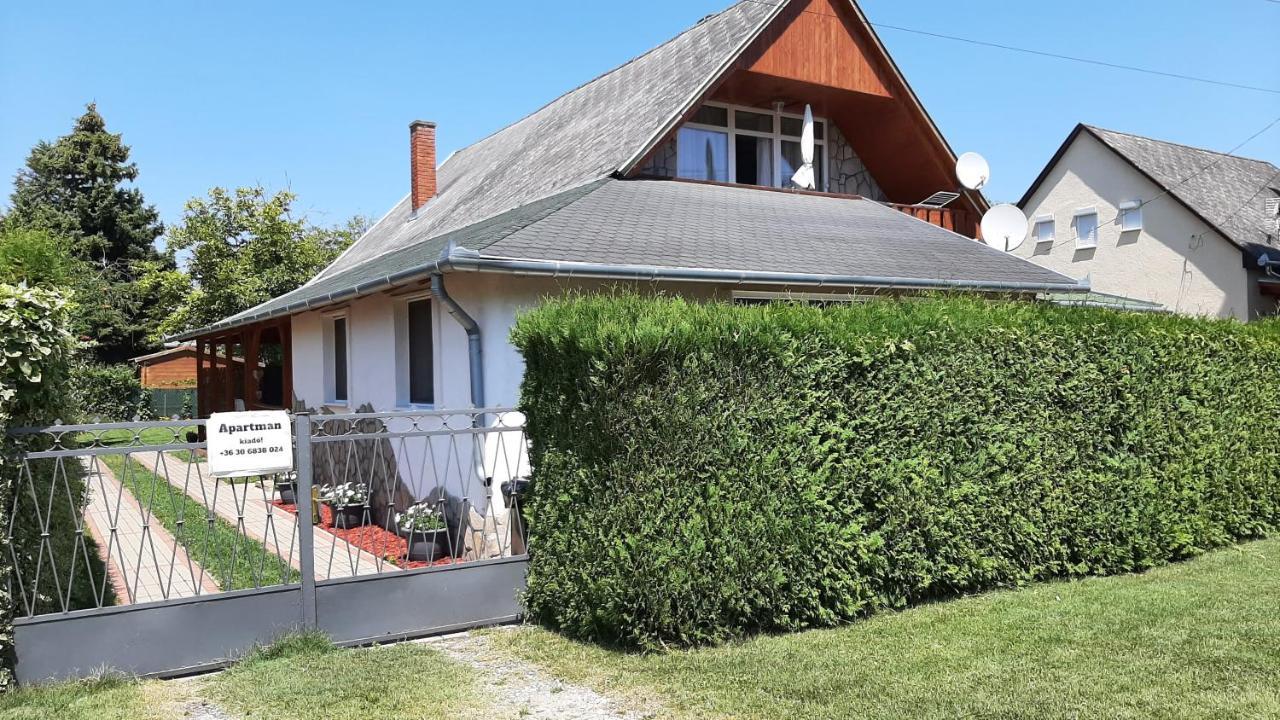Munkacsy Apartmanok Balatonfenyves Exterior photo
